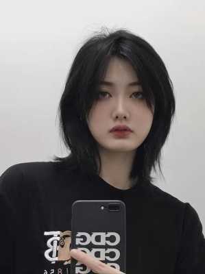 什么脸型不适合中分女（中分狼尾什么脸型不适合）