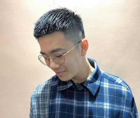 头发比较稀疏软的男生适合什么发型,