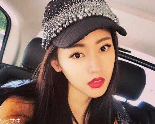 发质硬怎么留长发,长头发怎么戴棒球帽好看