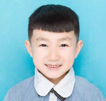 儿童证件照梳什么发型好看,小男孩什么发型好看图片
