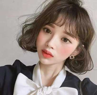 头发毛躁蓬松适合什么发型（头发毛躁蓬松适合什么发型名字）
