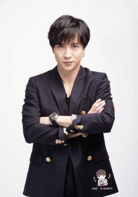 薛之谦的发型要怎么烫（薛之谦的西服是哪个牌子）