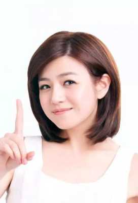 两颊宽适合什么发型（两颊宽适合什么发型女）