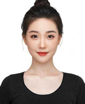 证件照女生梳什么发型（证件照女生梳什么发型好看）