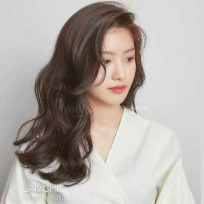 中长卷发适合什么颜色（中长发烫大卷中卷还是小卷好看）