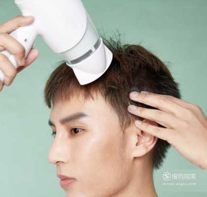怎么用吹风机把头发吹蓬松（怎么用吹风机把头发吹蓬松男生）