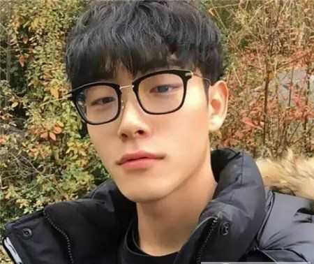 什么样的头型适合中分（什么样的头型适合中分碎盖）