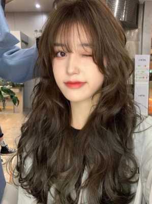 水波纹烫适合什么脸型（水波纹烫适合什么脸型女）