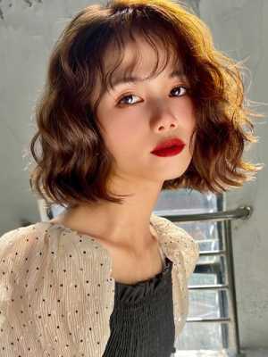 水波纹烫适合什么脸型（水波纹烫适合什么脸型女）