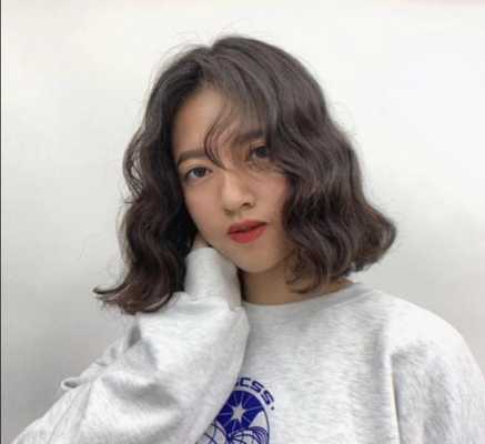 水波纹烫适合什么脸型（水波纹烫适合什么脸型女）