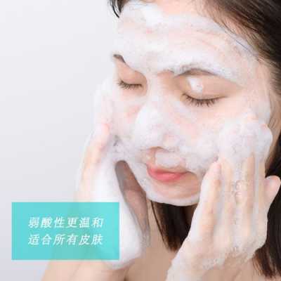 用洗脸扑为什么没泡沫（芙丽芳丝洗面奶为什么没有泡泡）