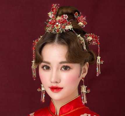 清宫发型怎么梳（古装盘发多久洗一次头发）