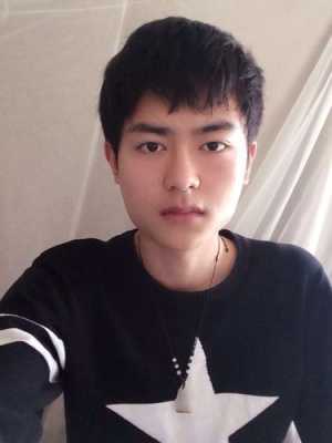 男生什么样的下巴好看（男生下颚角突出好看么）
