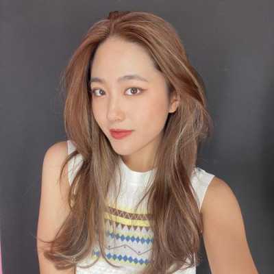 挑染什么颜色显皮肤白（挑染什么颜色显皮肤白一点）