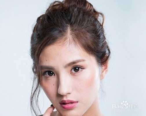 圆脸前额头发怎样盘头发显饱满蓬松,圆脸发际线高适合什么发型女生