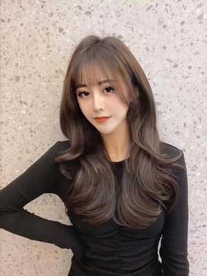 深亚麻色适合什么肤色（深亚麻色适合什么肤色的人）