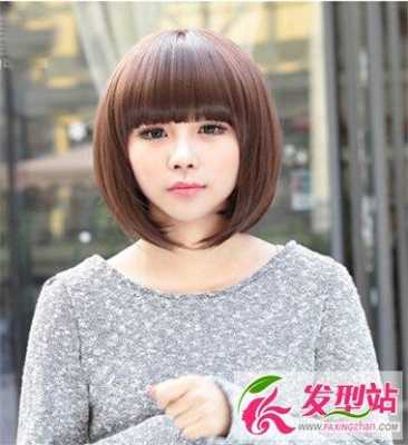 头发多额头窄适合什么发型（头顶尖额头两边窄适合什么发型）