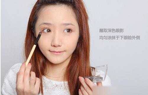 怎么化清新小淡妆（怎么化清新自然的淡妆）