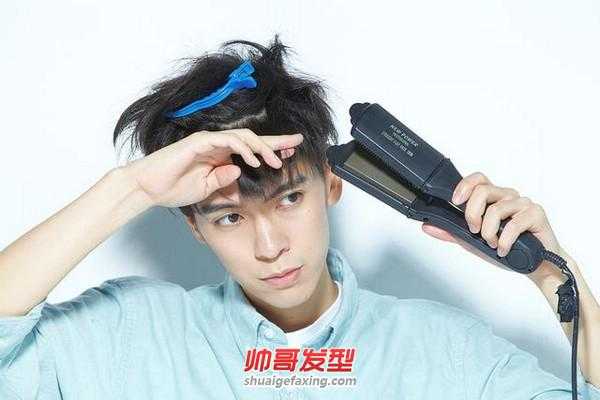 男生怎么把头发弄直（男生怎么把头发弄直好看）