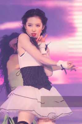 刘亦菲女团时期是哪个女团,刘亦菲的卷发是什么卷的