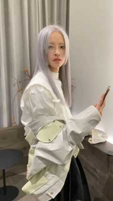 白头发怎么染色（如何染出灰白色头发）