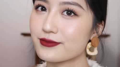 方脸怎么化妆好看（方脸怎么化妆好看视频）