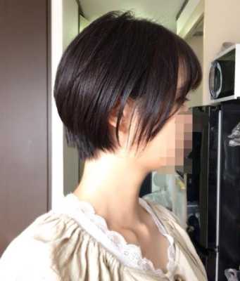 后脑勺平两侧头发硬适合什么发型,女生后脑勺比较平适合什么发型