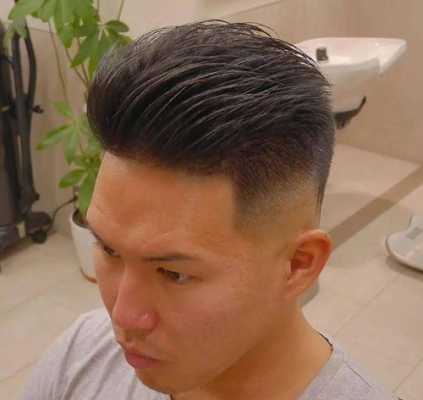 男士渐变发型怎么剪（男士渐变发型怎么剪连接）