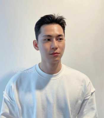 男生头发怎么往后翻（男生头发怎么往后翻好看）