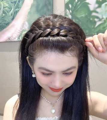 头顶辫子怎么扎好看（前面一圈像发箍的辫子怎么编）