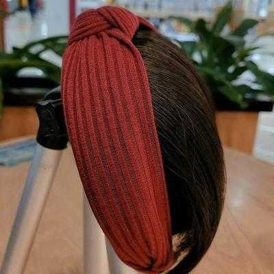黑头发搭配红色发箍好看吗,黑头发配什么颜色发箍好看