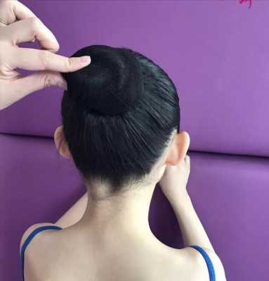 小孩跳舞怎么盘头发（小孩跳舞怎么盘头发好看）