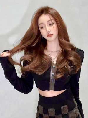 女孩子头发染什么颜色好看（女孩子头发染什么颜色好看图片）