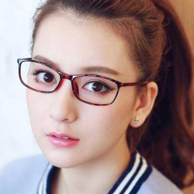 圆脸适合什么近视眼镜架