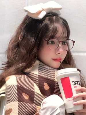 脸小的女生适合什么样的眼镜
