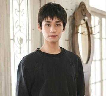 脸长的男人适合什么样的发型（v型脸型男生适合什么短发男）
