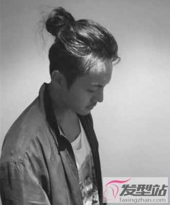 男士丸子头怎么扎（男士丸子头怎么扎简单好看）