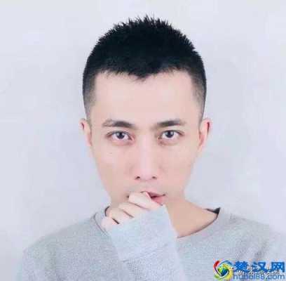 男生留头发到尴尬期，说长不长说短不短，你们说我是带个帽子好还是弄个发带,圆脸适合什么发型男
