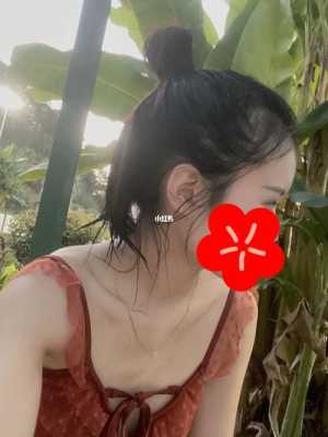 游泳时头发怎么扎（游泳时头发怎么扎图解）