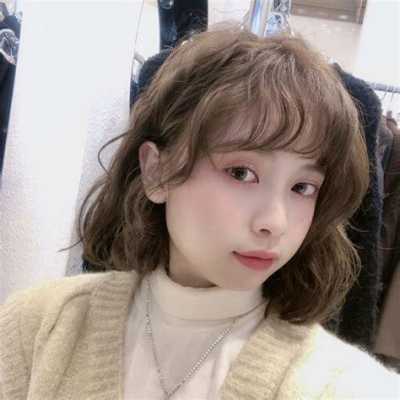 短发要怎么烫才好看（短发是烫还是拉直好看）