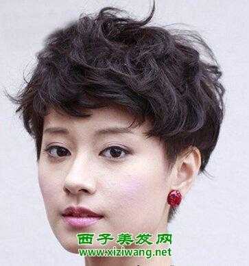 自来卷柔顺还是拉直,头发自然卷什么发型好看