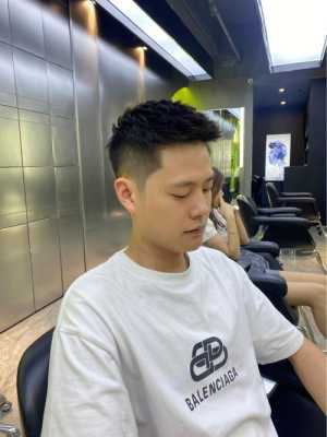 飞机头怎么吹带图解（飞机头怎么吹头发）
