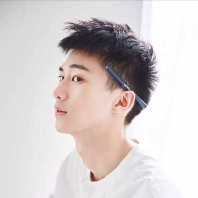 什么发型好男（什么发型好男学生）