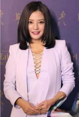 赵薇头发什么颜色（赵薇头发什么颜色好看）