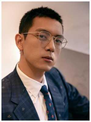 寸头配什么眼镜（寸头戴什么眼镜啊好看啊）