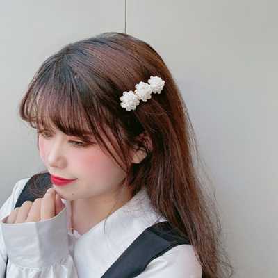 低马尾侧边发卡怎么戴好看,什么发型适合带发卡女