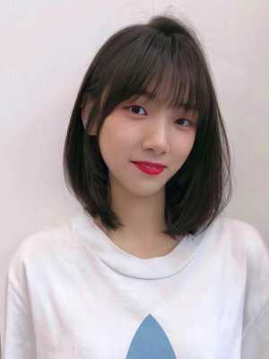 圆脸矮胖适合什么发型（圆脸矮胖适合什么发型女）