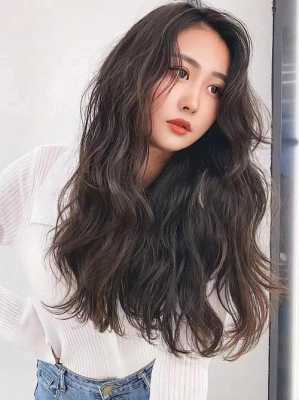 头发多烫什么卷发（头发多烫什么卷发好看）