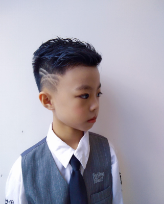 12–13岁的男生弄什么发型好看,男童剪什么发型比较好看