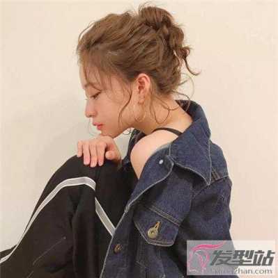 睡不醒丸子头怎么扎（睡不醒发型扎丸子头）